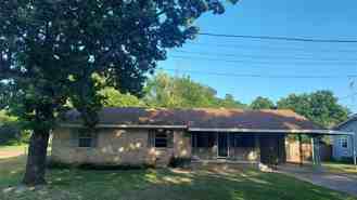 714 Lee St - Photo 1 of 1