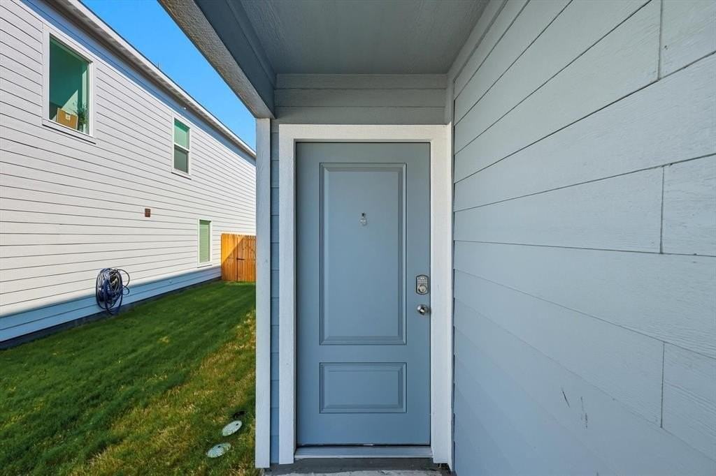 924 Blue Heron Drive - Photo 4 of 40