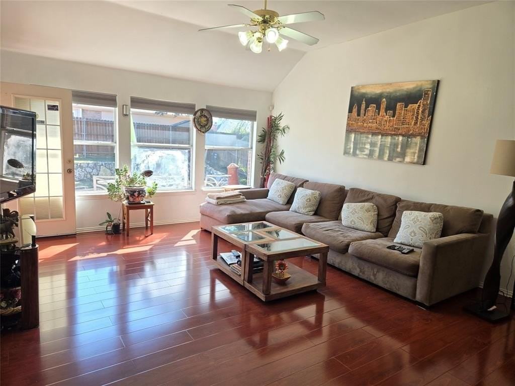 5213 Meadowland Dr - Photo 3 of 13