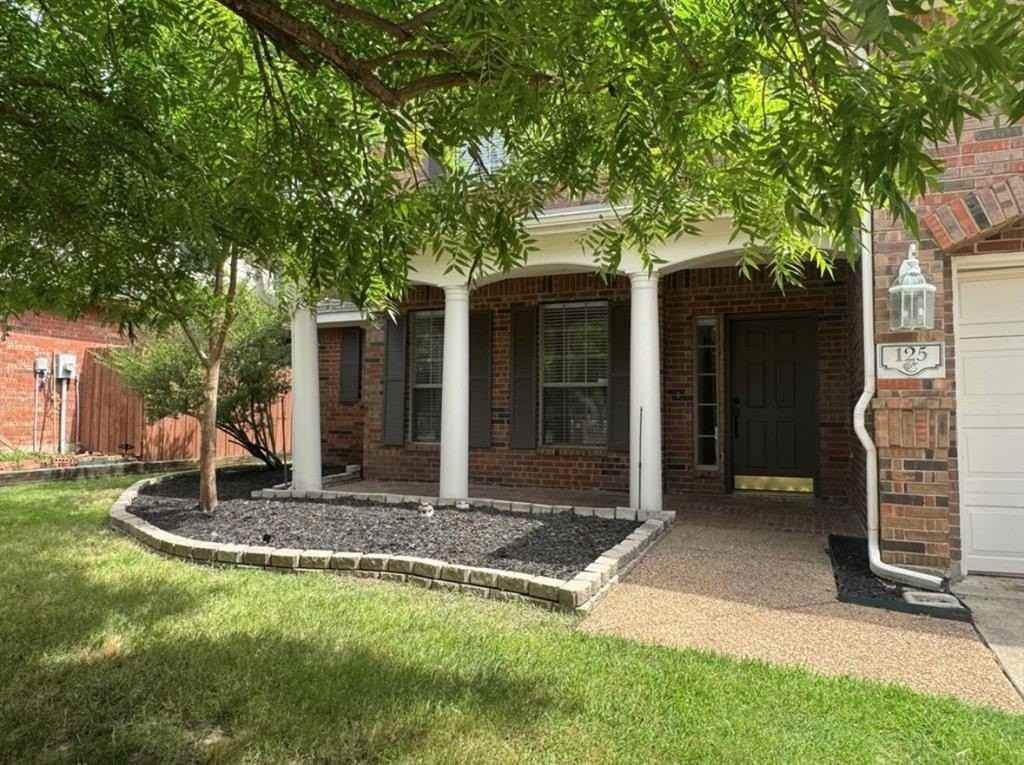 125 Whitney Dr - Photo 2 of 16