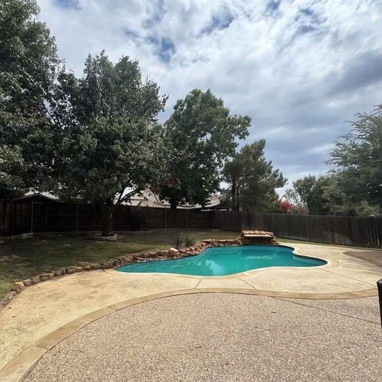 125 Whitney Dr - Photo 4 of 16