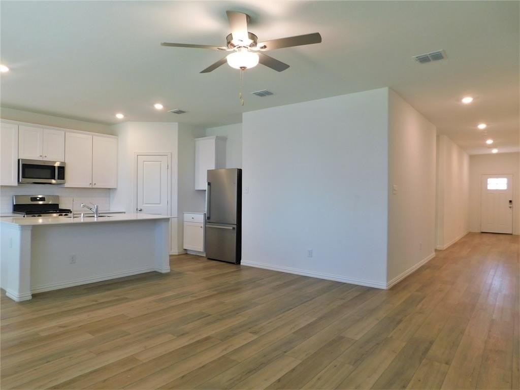 3408 Chivalry Dr - Photo 5 of 26