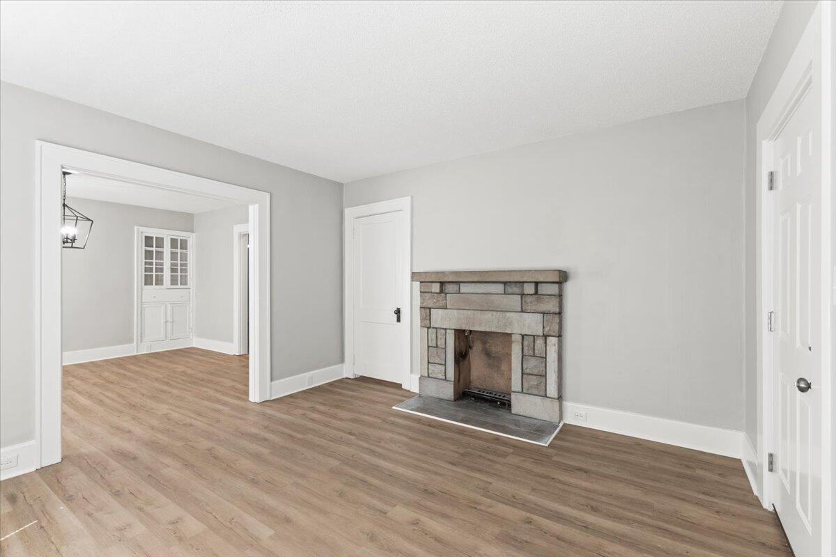 2719 13th Ave - Photo 4 of 25