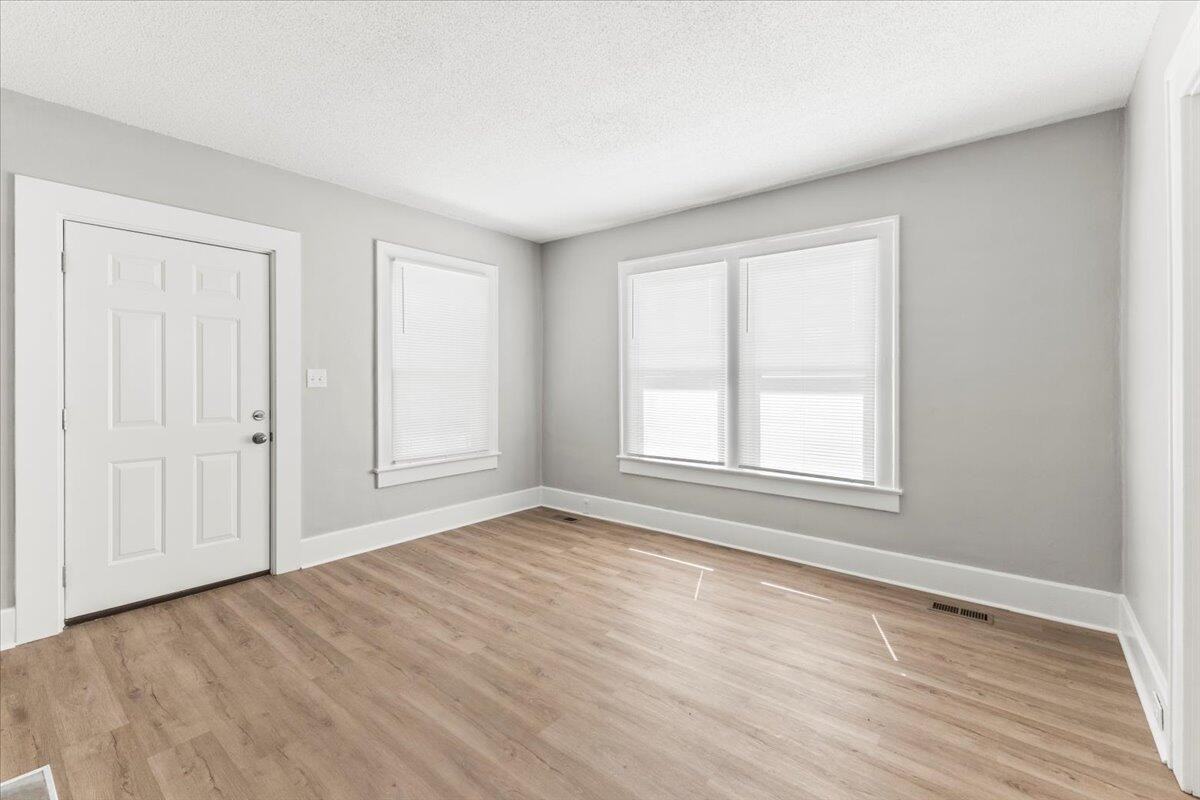 2719 13th Ave - Photo 5 of 25