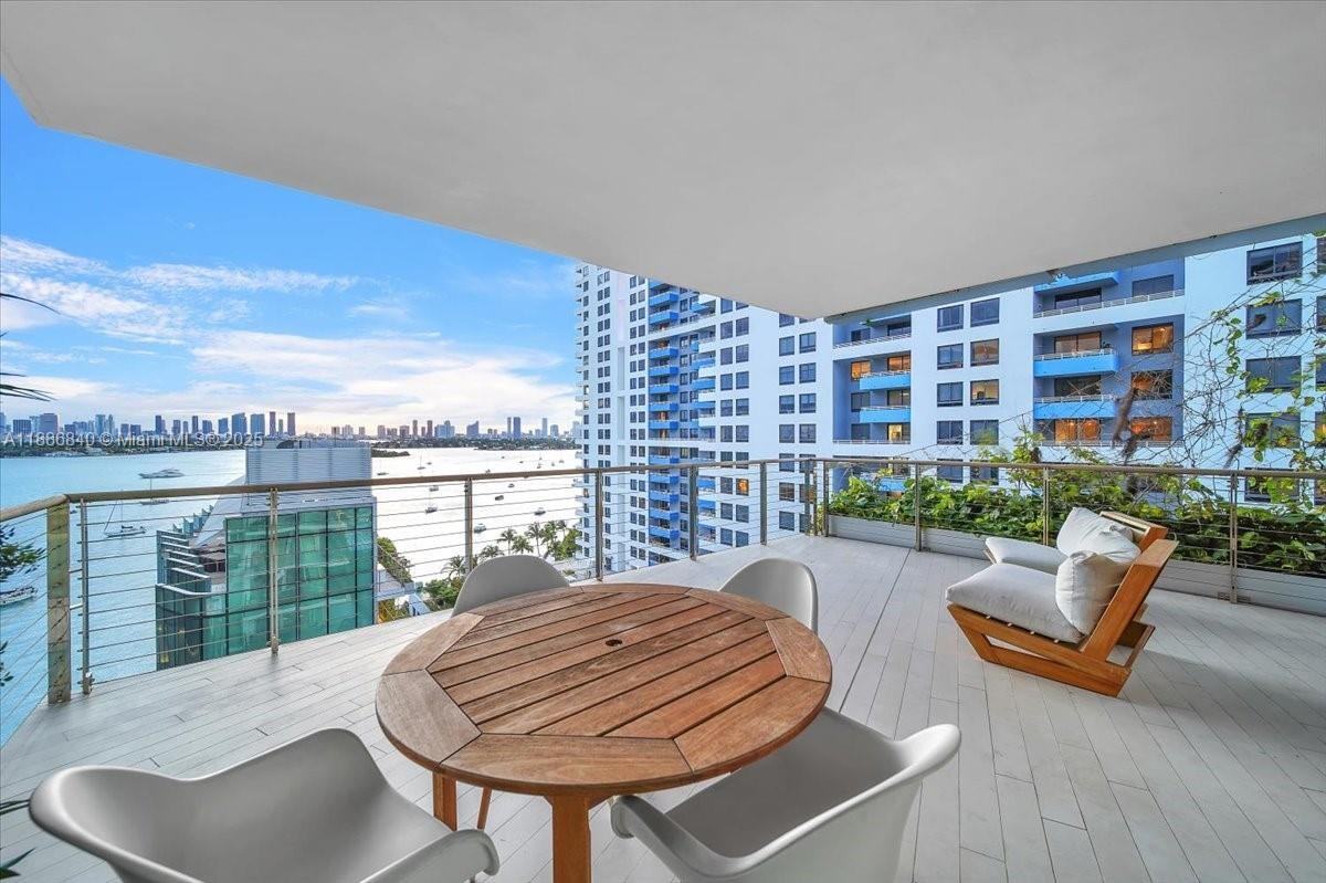 1300 Monad Ter - Photo 2 of 8