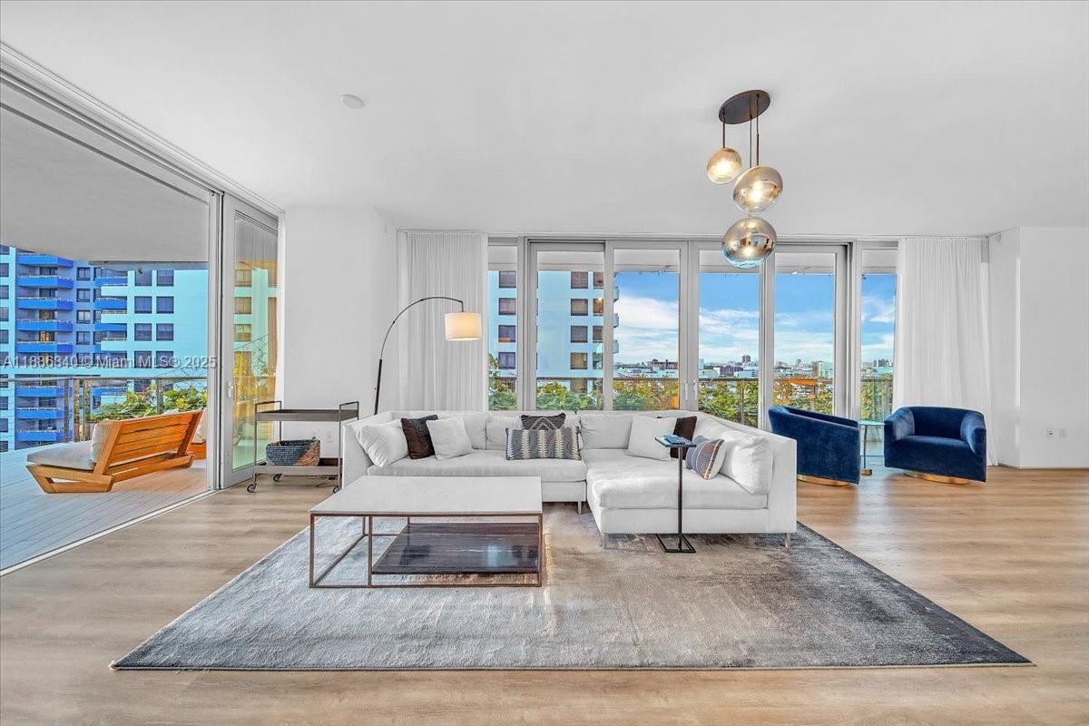 1300 Monad Ter - Photo 7 of 8