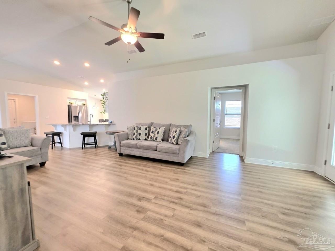 1813 Leigh Loop - Photo 3 of 26