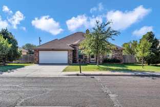 421 W Shandon Ave - Photo 1 of 1