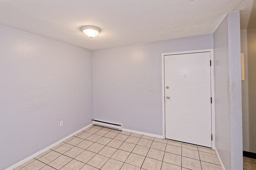 17 Weld St - Photo 3 of 28