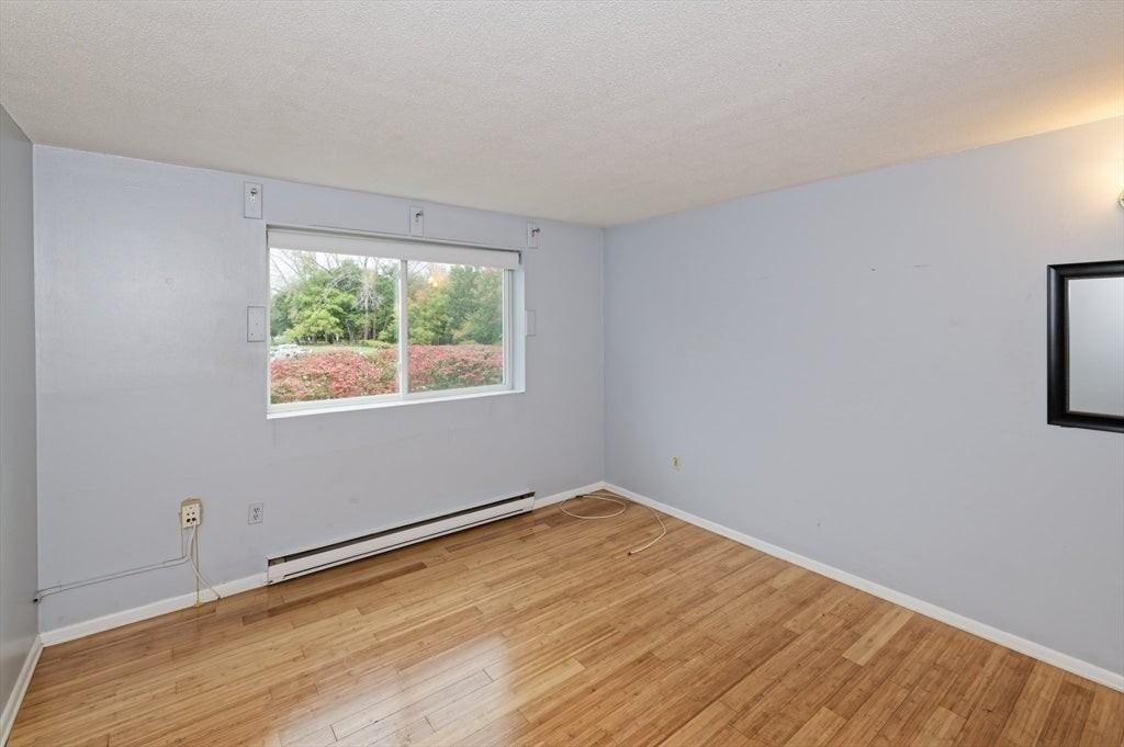 17 Weld St - Photo 7 of 28