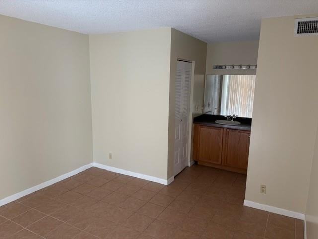 728 Executive Center Dr - Photo 4 of 12