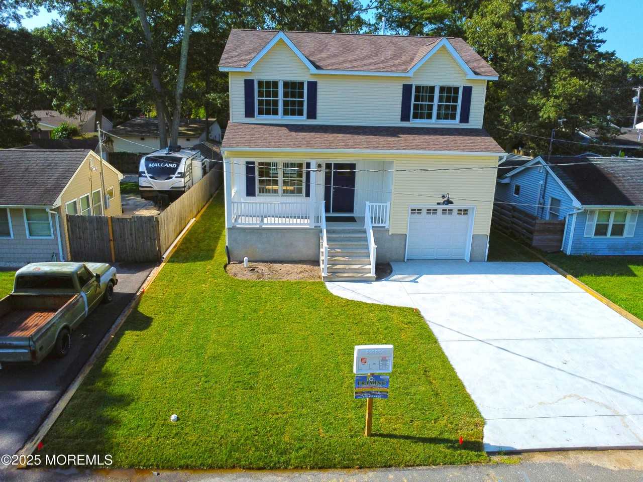 611 Drew Ave - Photo 2 of 19