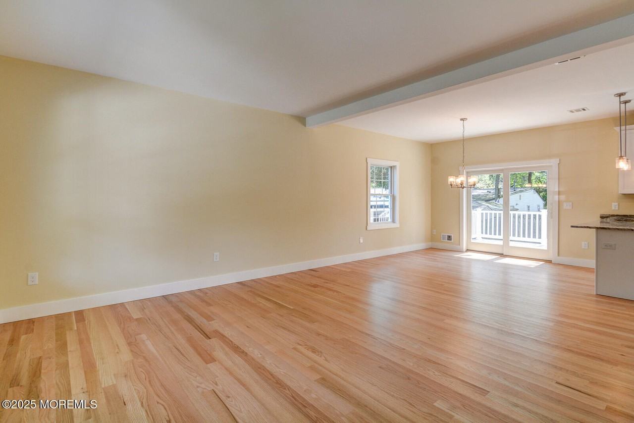 611 Drew Ave - Photo 3 of 19