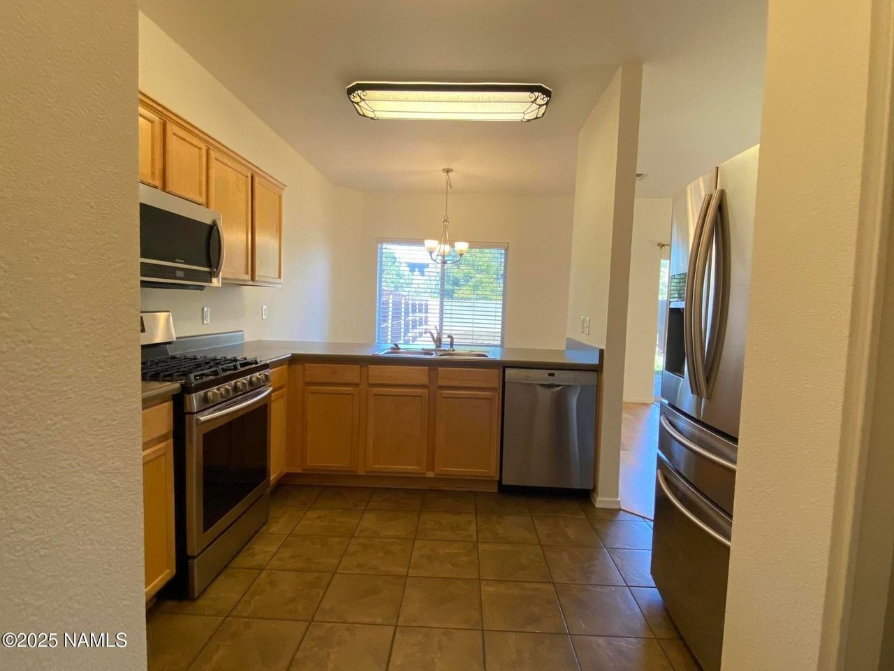 9087 W Arden Ln - Photo 2 of 6