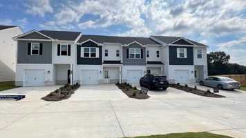 featured image of 4234 Belcourt Dr Ne