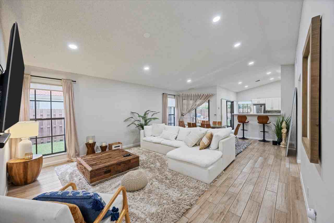 1769 Harborside Cir - Photo 3 of 34