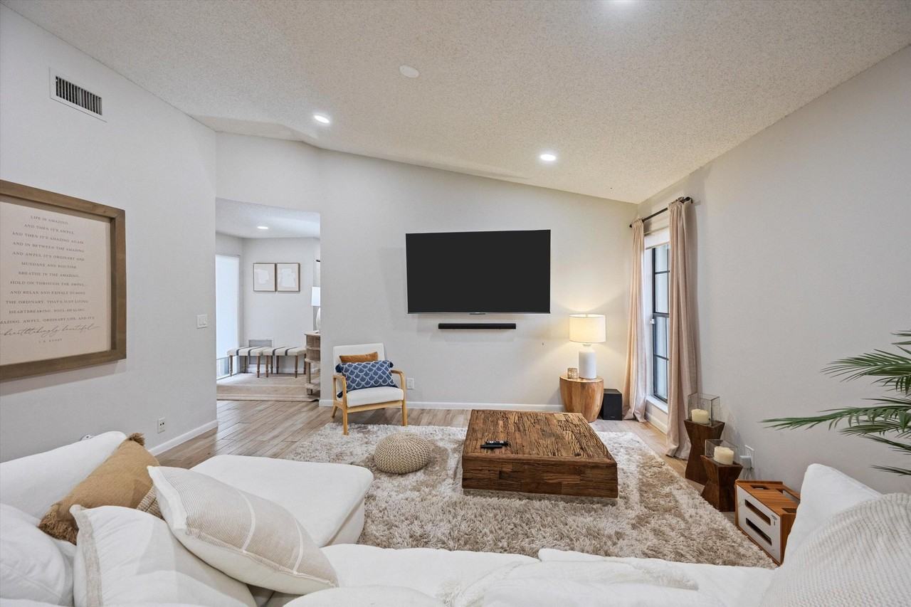 1769 Harborside Cir - Photo 5 of 34