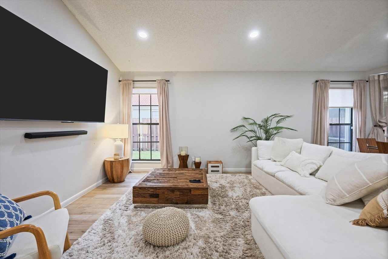 1769 Harborside Cir - Photo 6 of 34