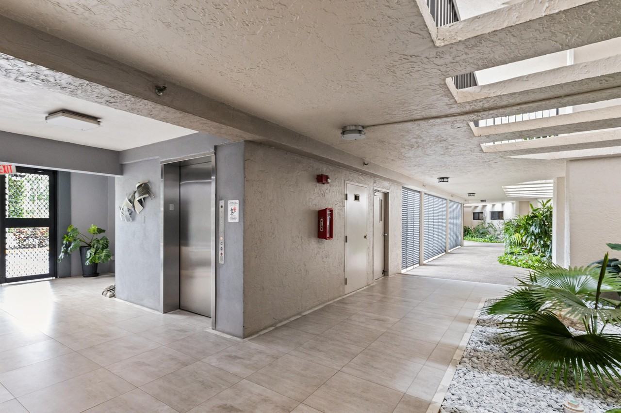 5279 Fountains Dr S #305 - Photo 3 of 37