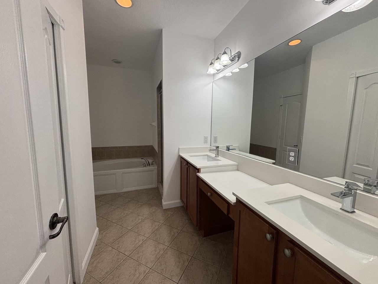 2630 Creekside Dr - Photo 5 of 11