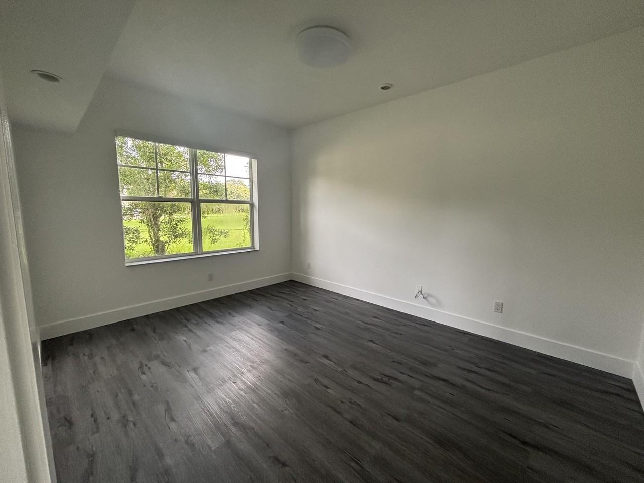 2630 Creekside Dr - Photo 6 of 11