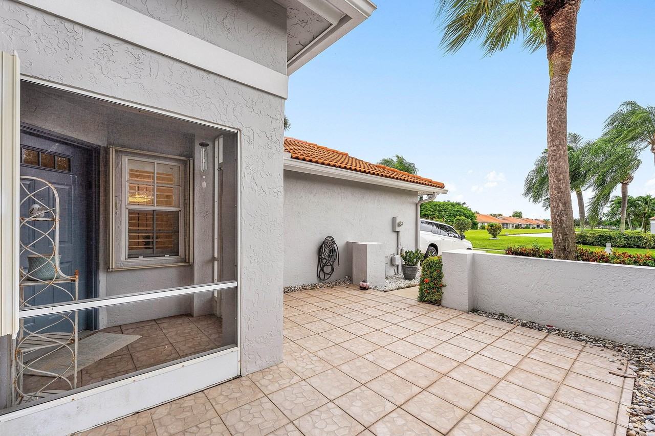 8084 Summer Shores Dr - Photo 4 of 33