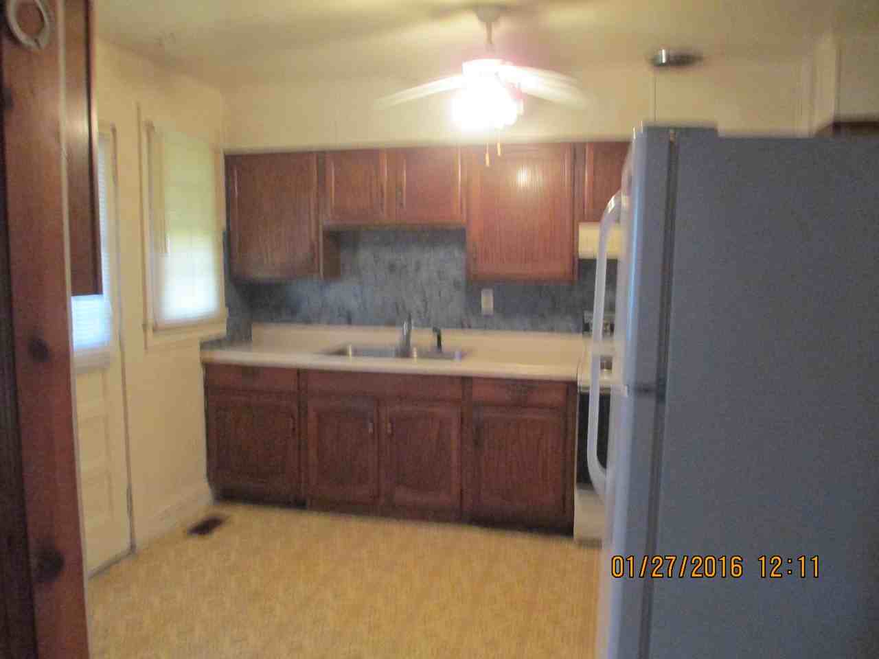 732 Raleigh Dr - Photo 2 of 7
