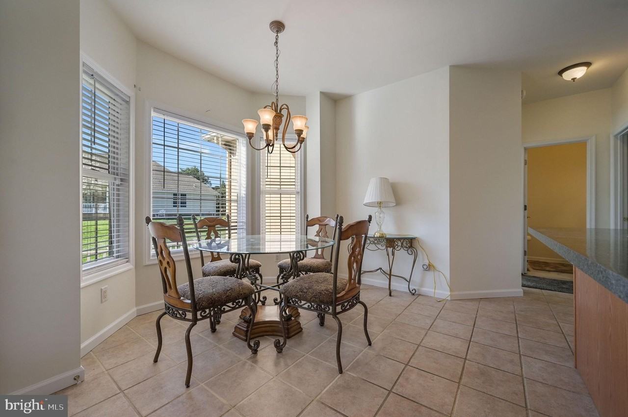 85 Redcrest Court - Photo 6 of 20