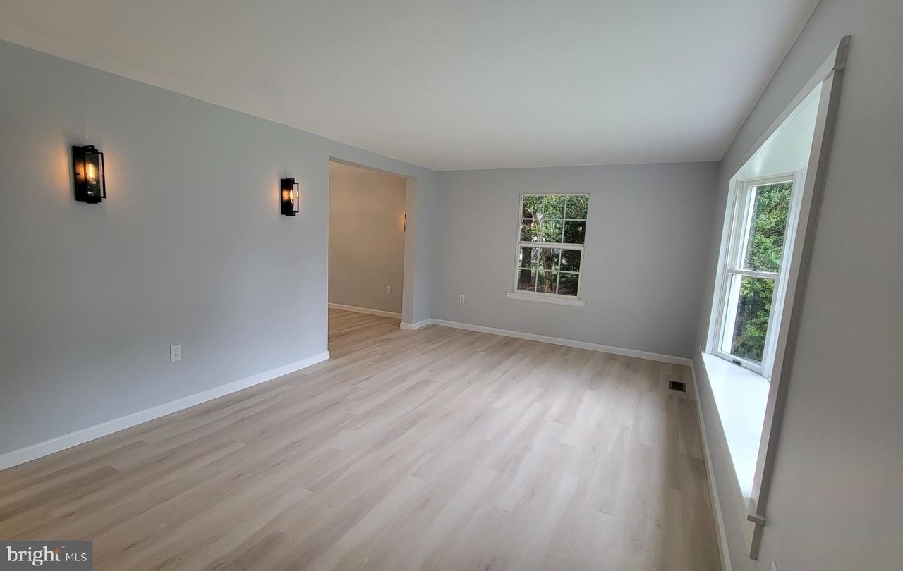 410 Spruce Street - Photo 6 of 8