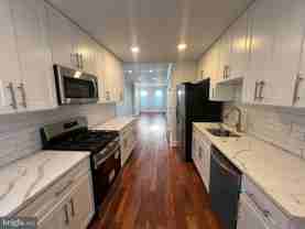 223 N Milton Ave - Photo 1 of 1
