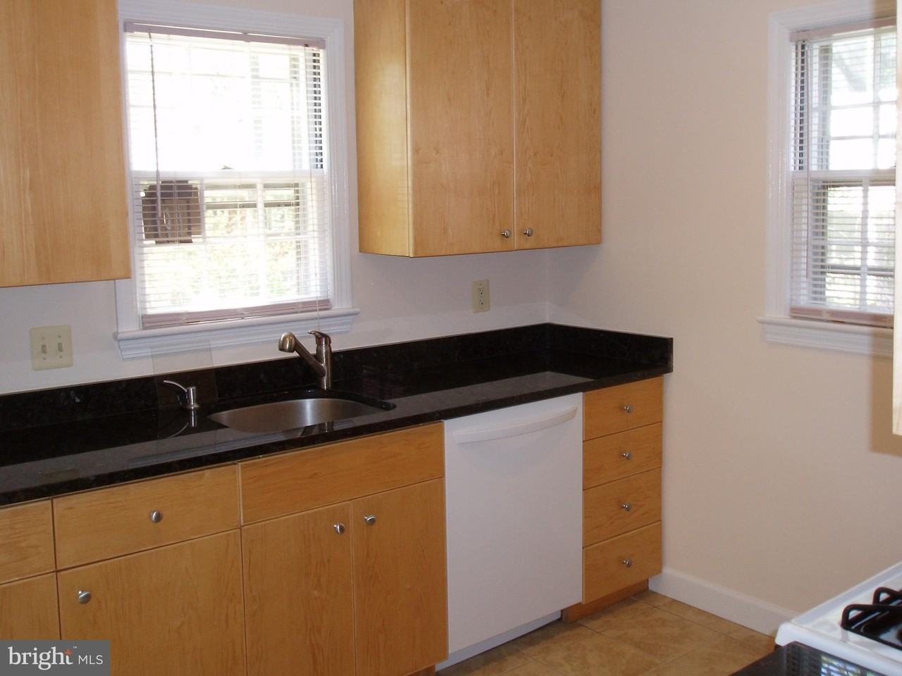 9912 Dickens Ave - Photo 5 of 15