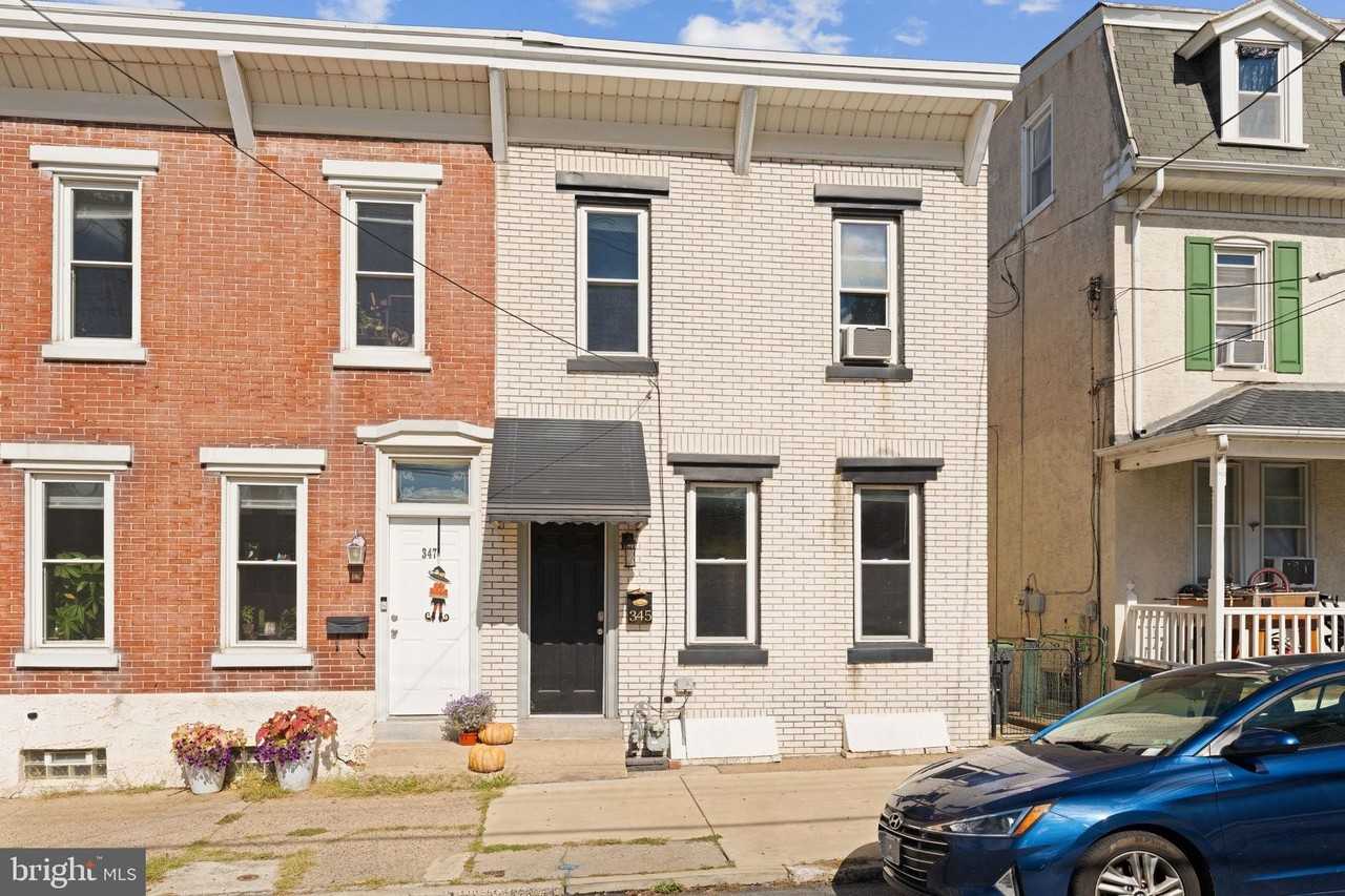 345 Hall St - Photo 3 of 32