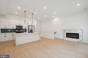 featured image of 131 East Cumberland Street #2