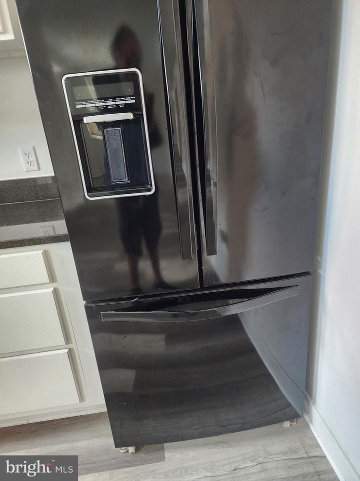 606 Stuart St Apt 1 #1 - Photo 4 of 13