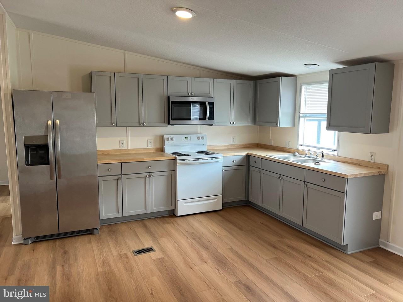 65 Dugan Ct - Photo 3 of 14