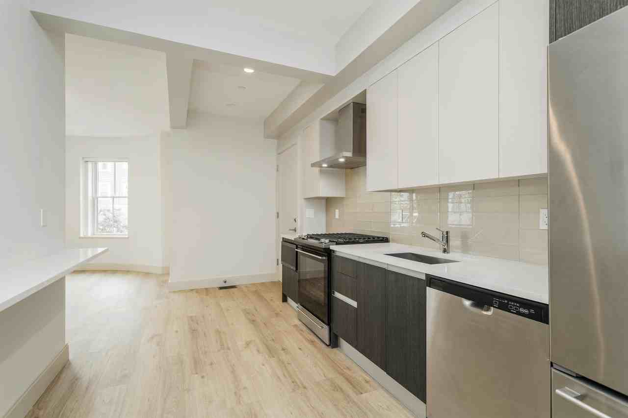 181 Saint Alphonsus St #1 - Photo 3 of 8