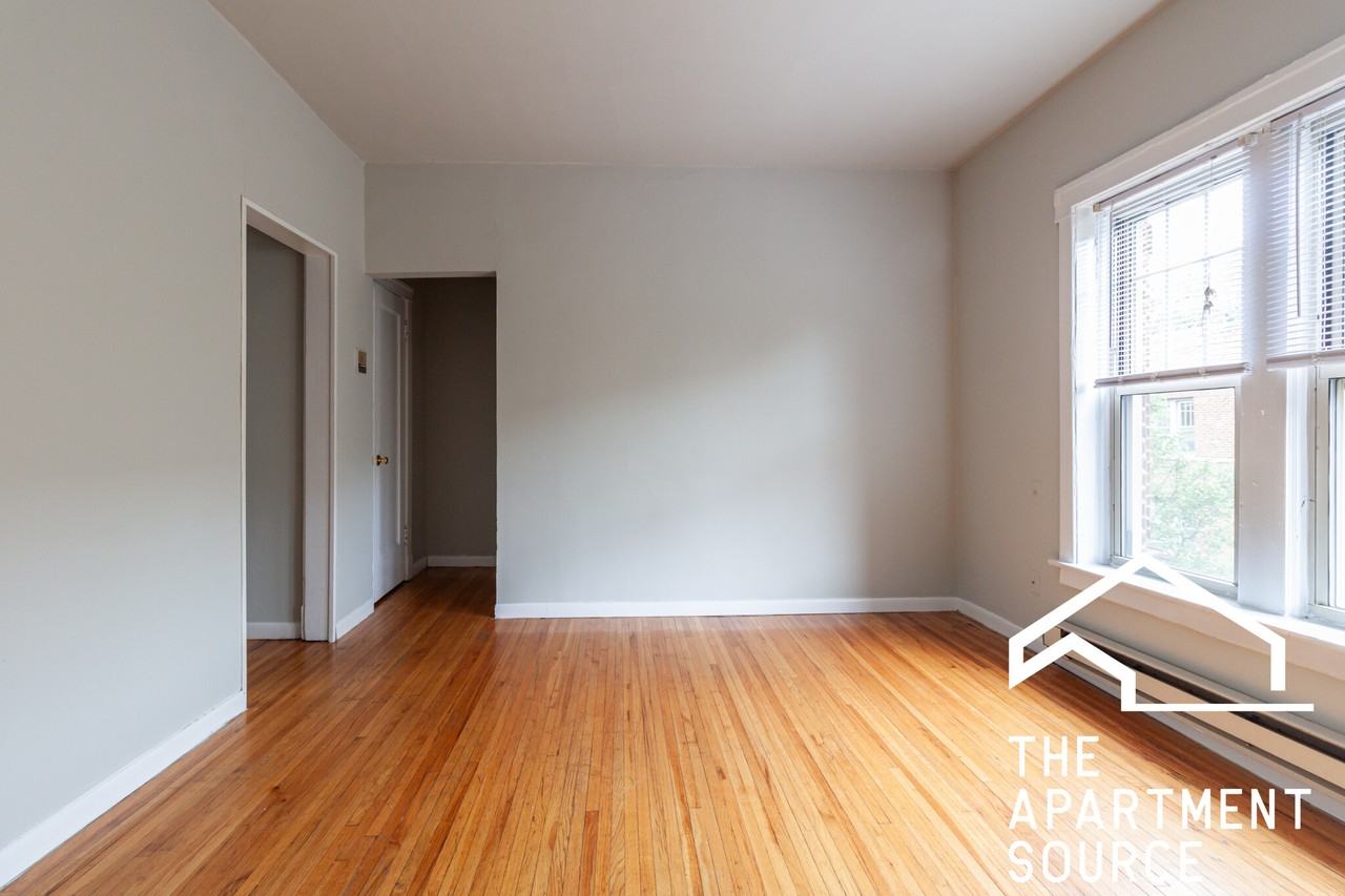 W Barry Ave #S1 - Photo 3 of 10