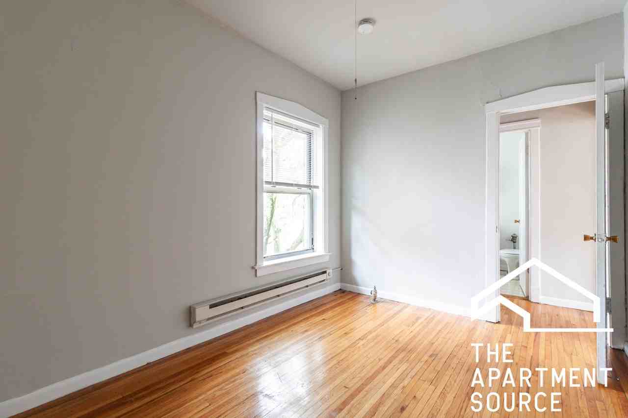 W Barry Ave #S1 - Photo 6 of 10