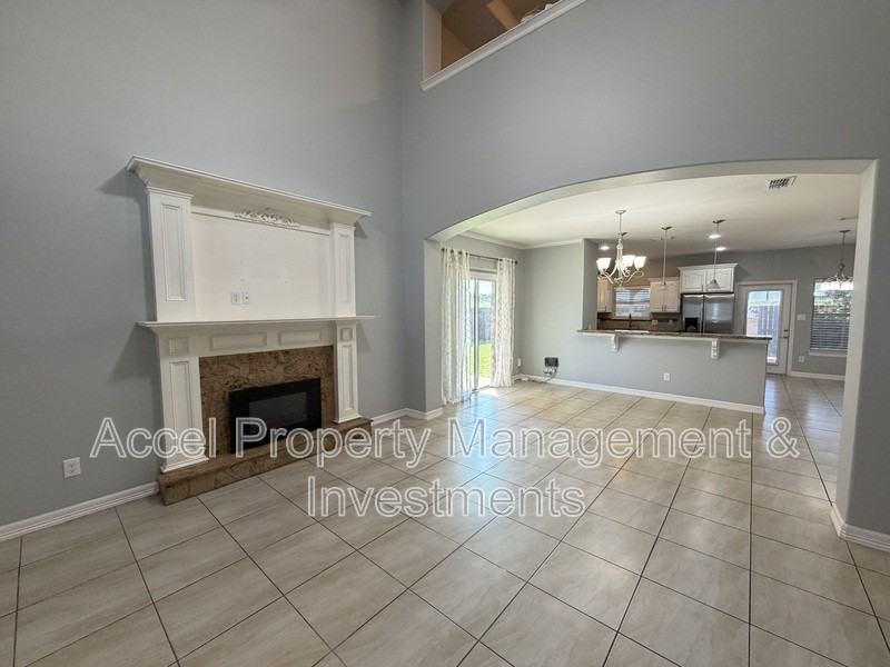 1402 Mulberry Drive - Photo 3 of 29