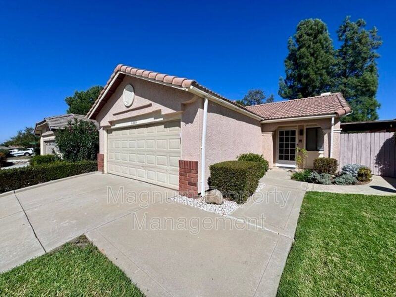 27806 Hillpointe Drive - Photo 5 of 42