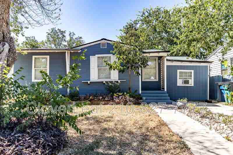 210 Harwood Dr - Photo 2 of 34