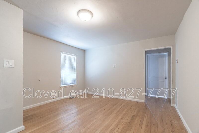 210 Harwood Dr - Photo 6 of 34