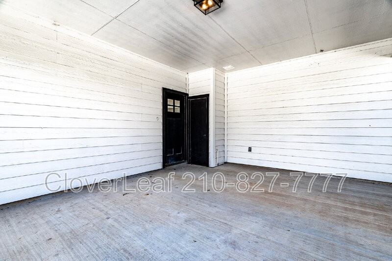 1934 Lamar St - Photo 3 of 30