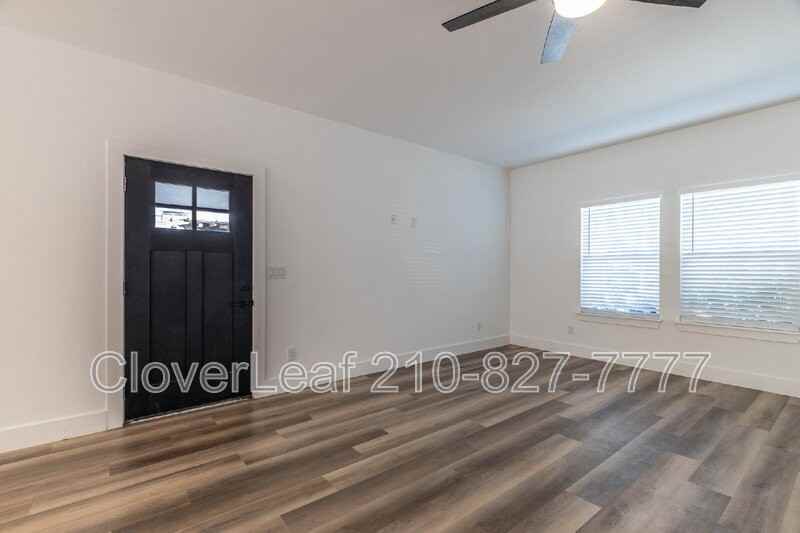 1934 Lamar St - Photo 4 of 30