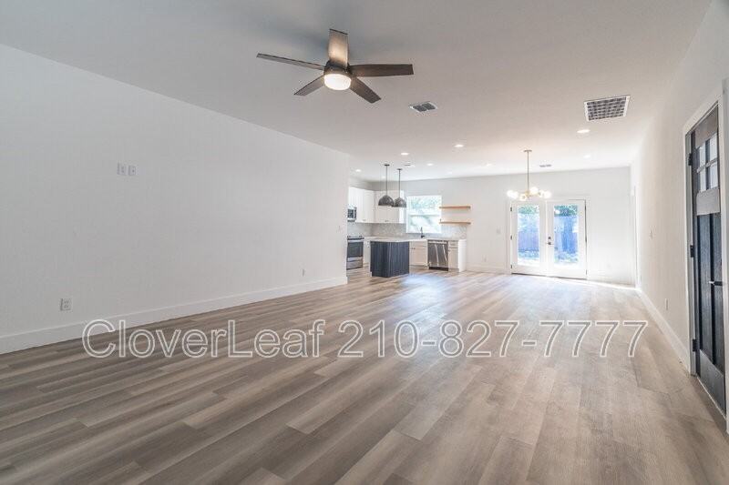 1934 Lamar St - Photo 6 of 30