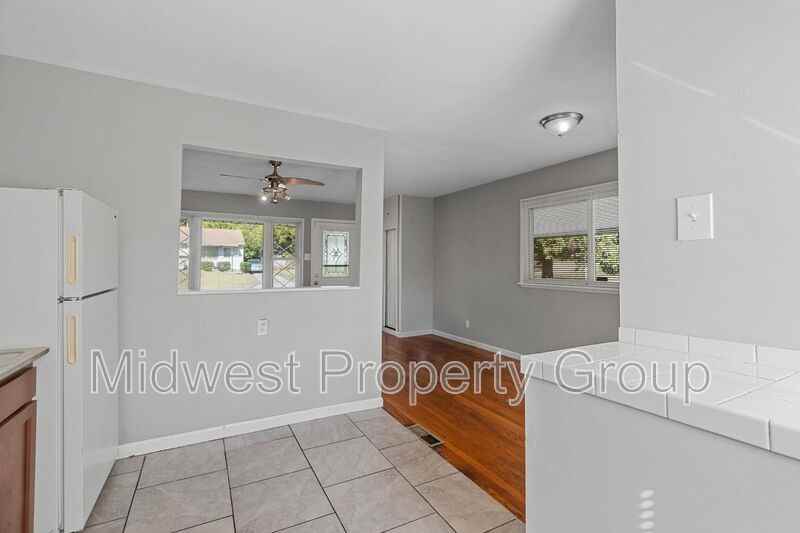 1700 Newhall Ct - Photo 5 of 25