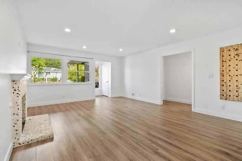 135 N Barnwell St - Photo 3 of 43