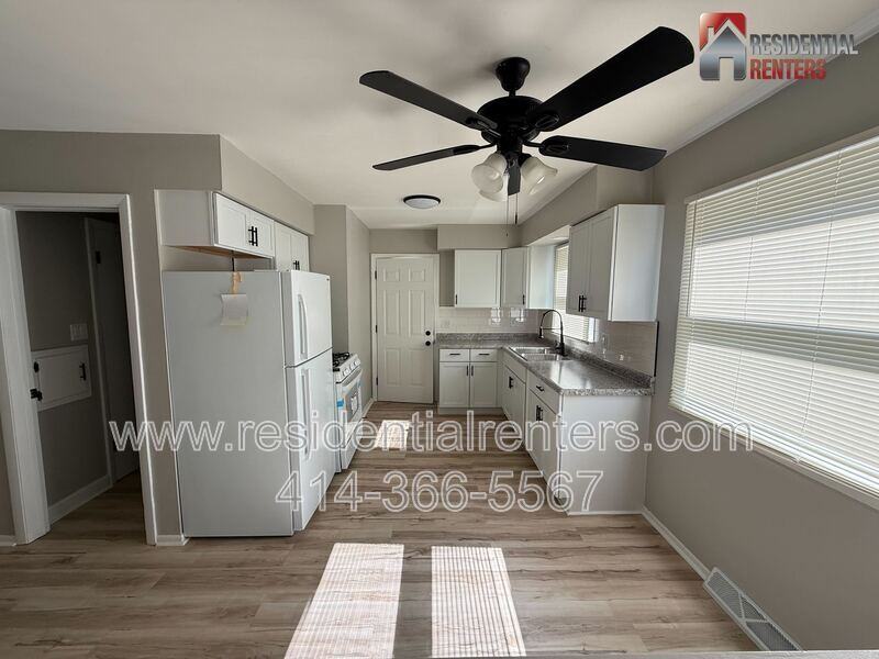 5824 N 117th St - Photo 3 of 14