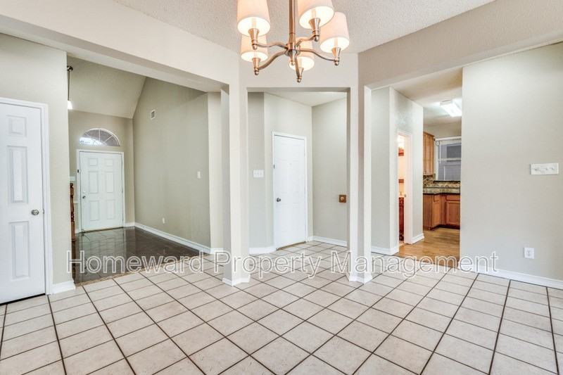 4933 Glenscape Trail - Photo 3 of 13