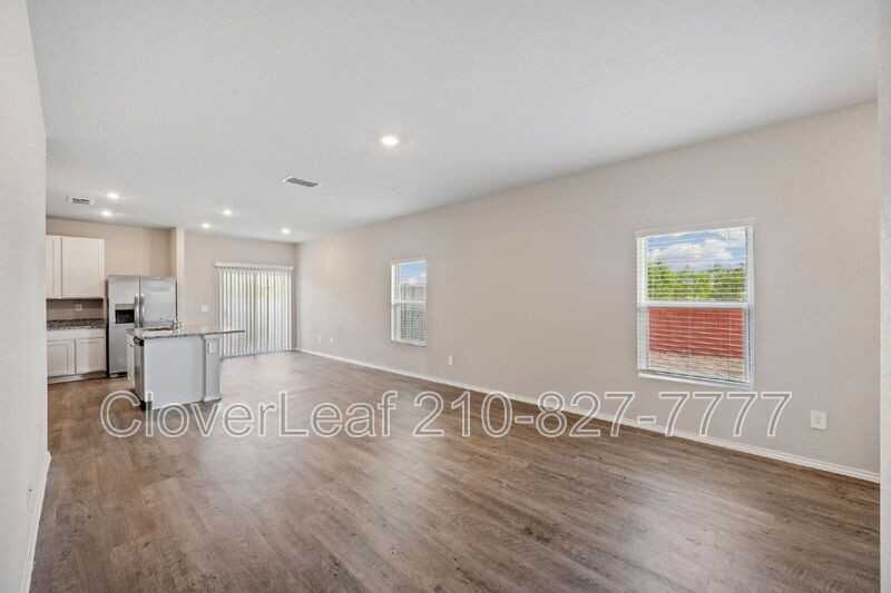 3031 Laguna Clfs - Photo 5 of 14